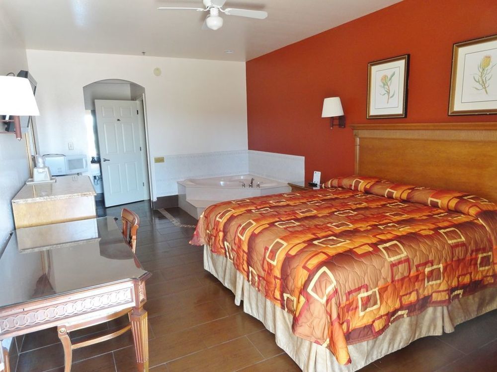 Americas Best Value Inn - Brownsville Room photo