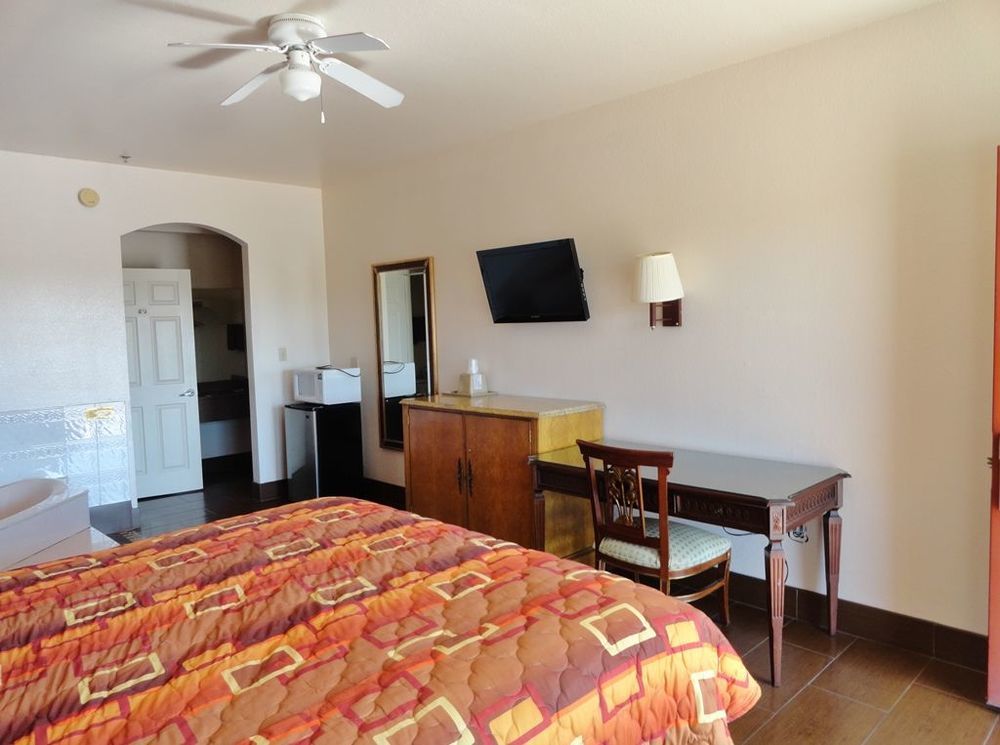 Americas Best Value Inn - Brownsville Room photo