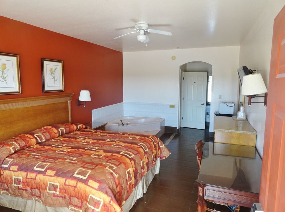 Americas Best Value Inn - Brownsville Room photo