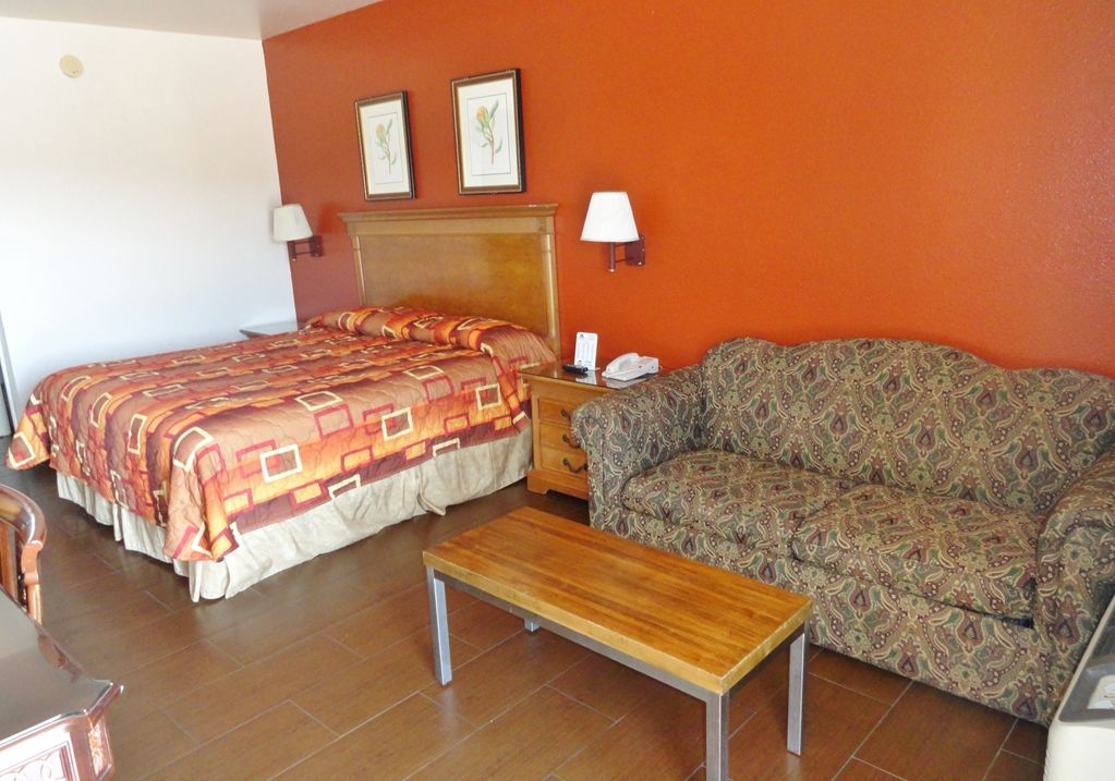 Americas Best Value Inn - Brownsville Room photo