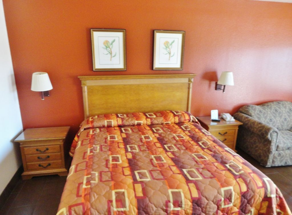 Americas Best Value Inn - Brownsville Room photo